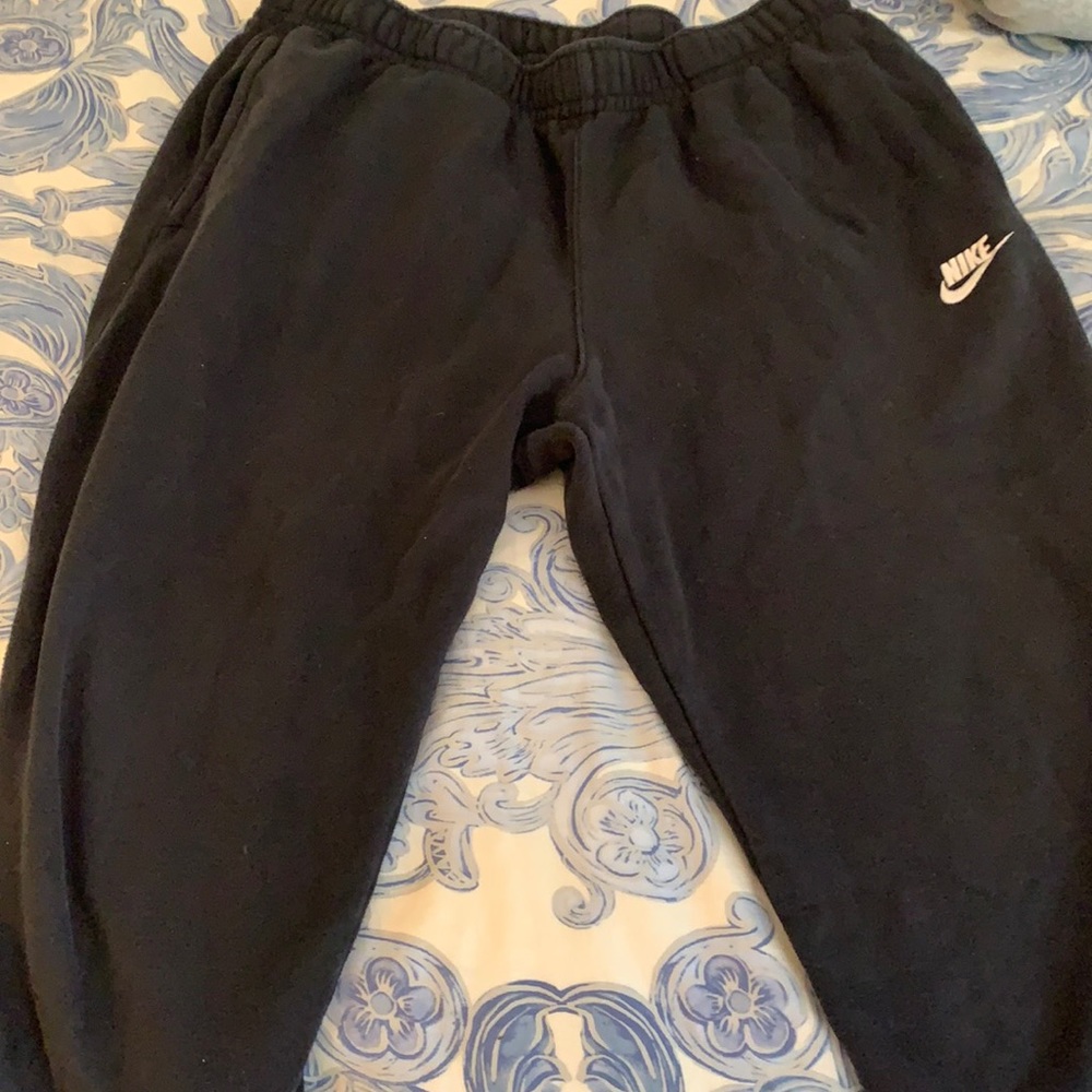 Nike Men’s Large Sweatpants with inner drawstring
